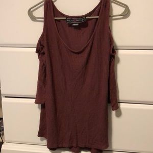 Maroon off the shoulder sleeve shirt